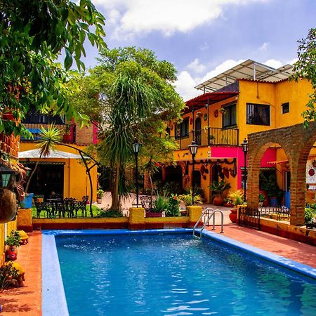 Posada Las Margaritas Tlaquepaque Exterior photo