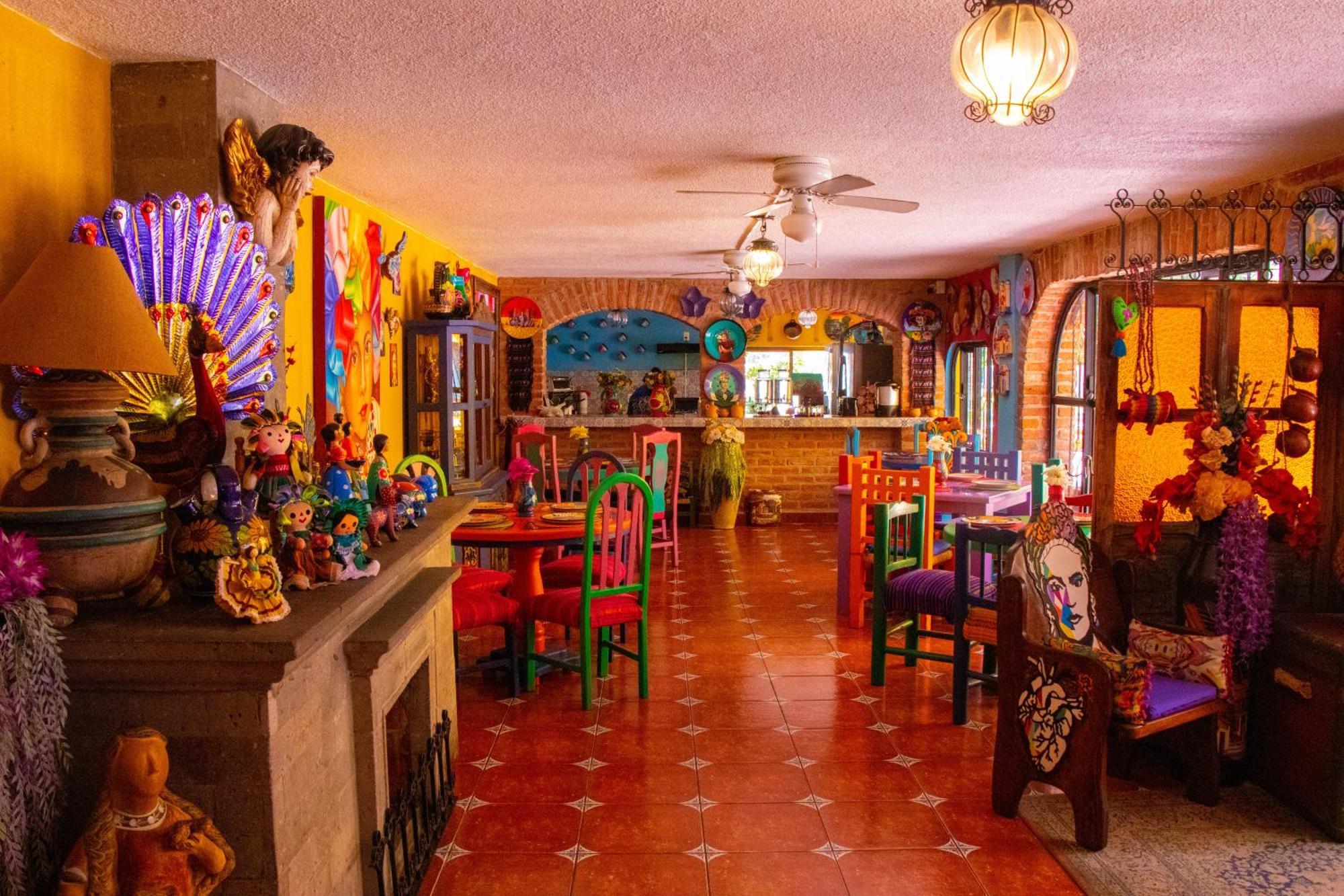 Posada Las Margaritas Tlaquepaque Exterior photo