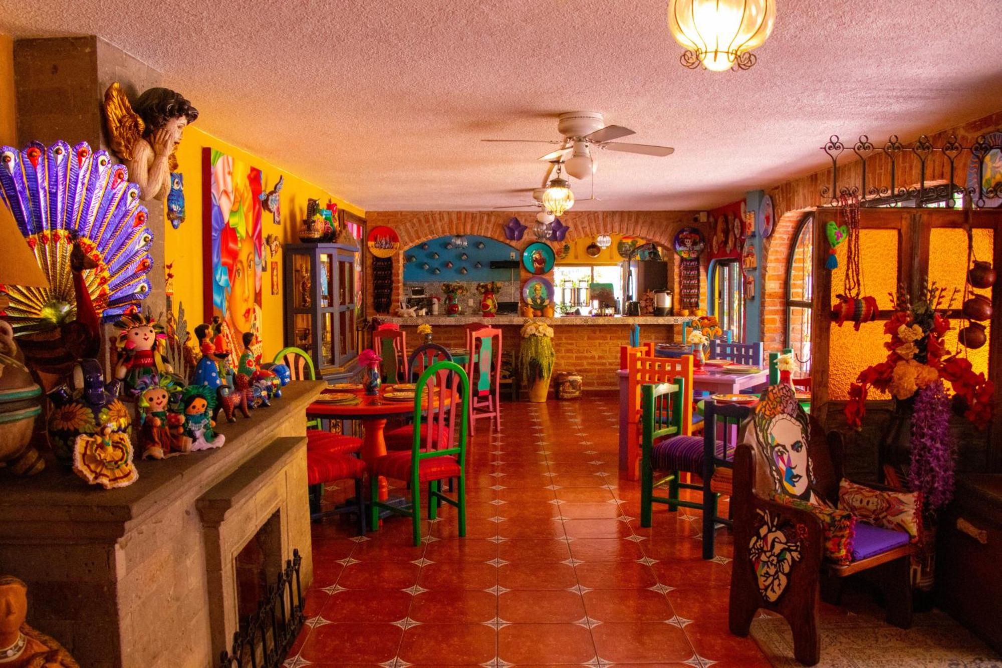 Posada Las Margaritas Tlaquepaque Exterior photo
