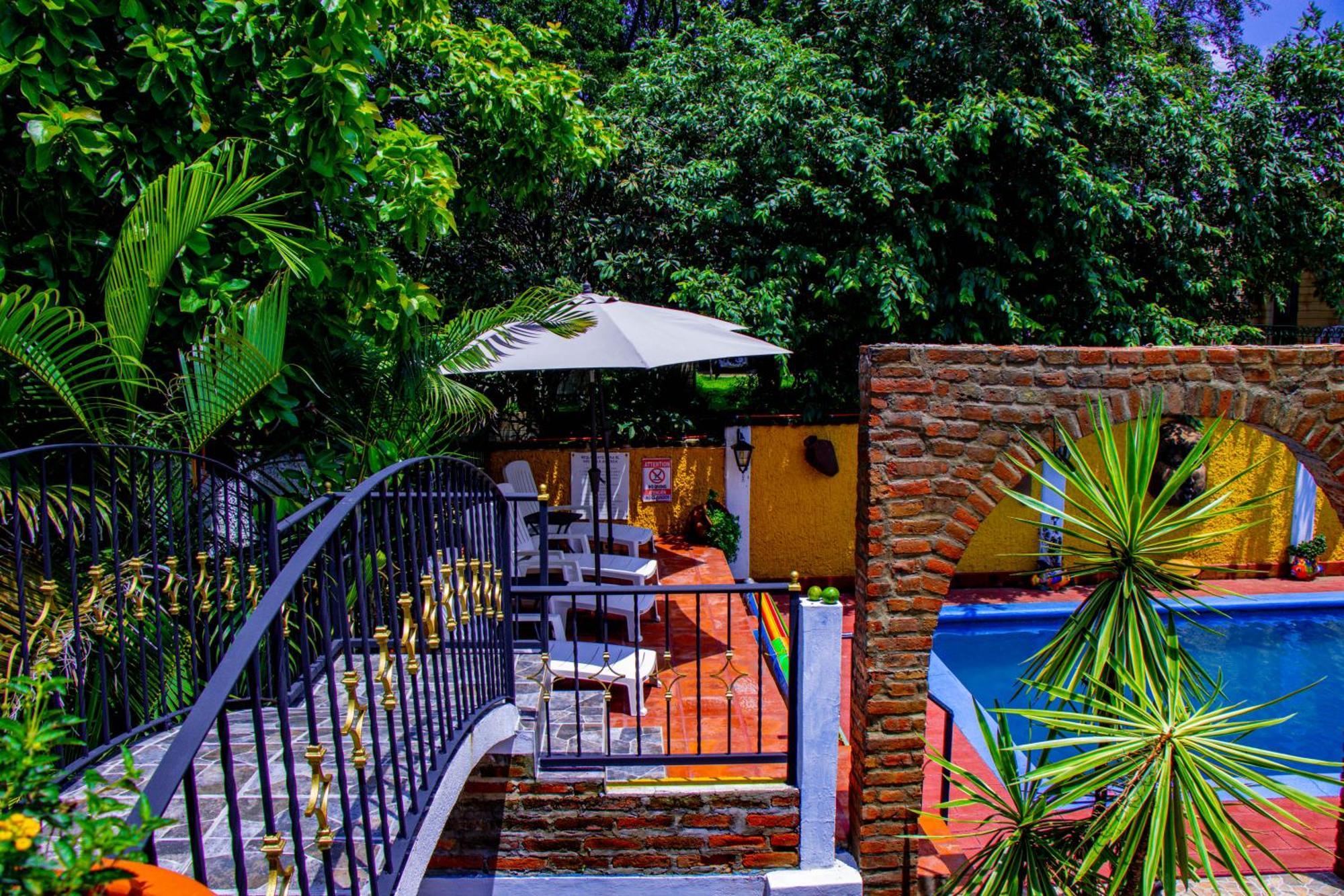 Posada Las Margaritas Tlaquepaque Exterior photo