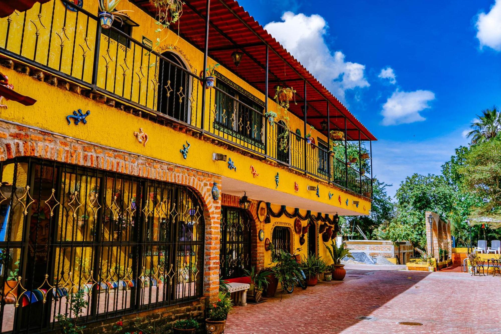 Posada Las Margaritas Tlaquepaque Exterior photo