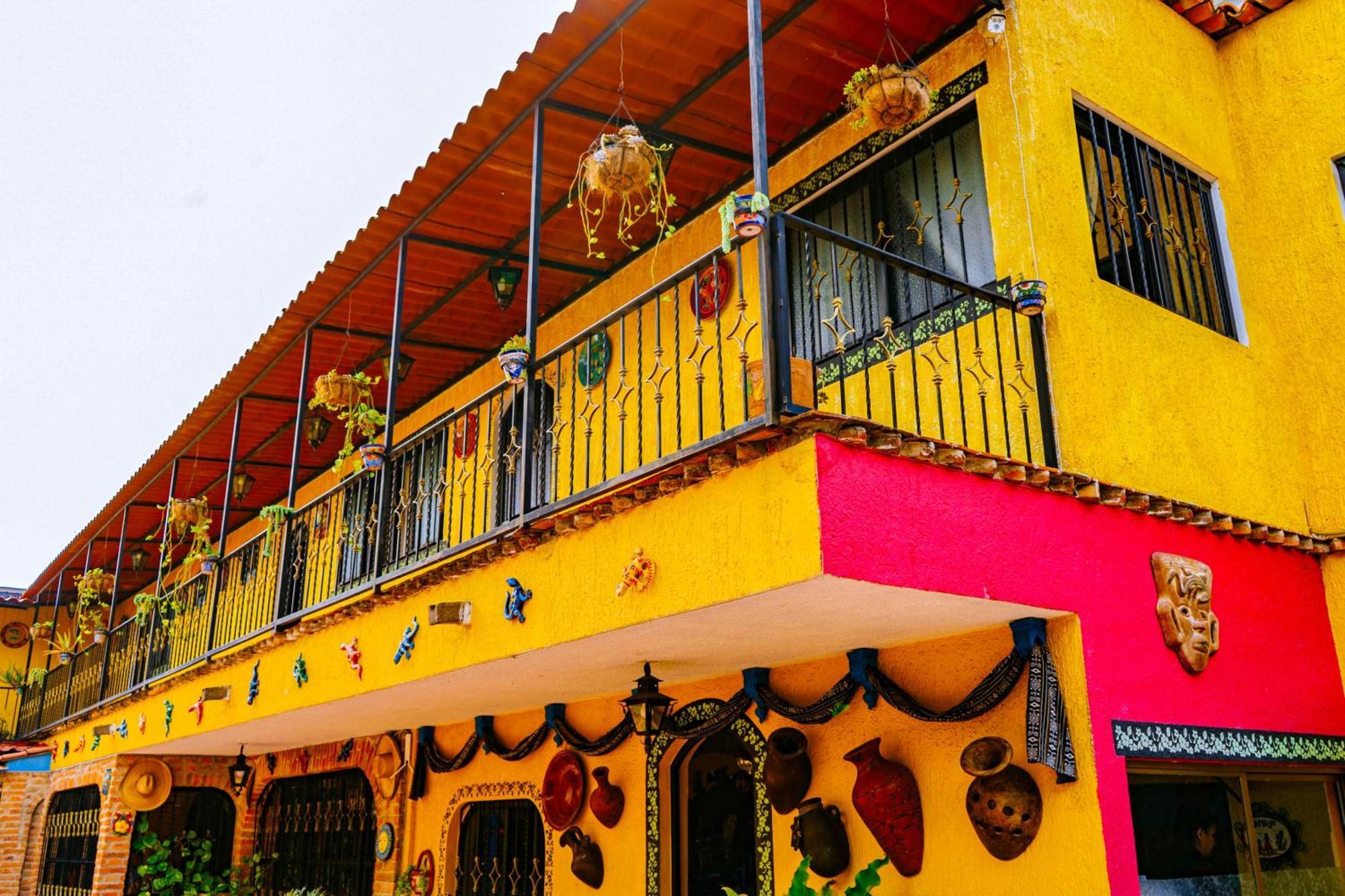 Posada Las Margaritas Tlaquepaque Exterior photo