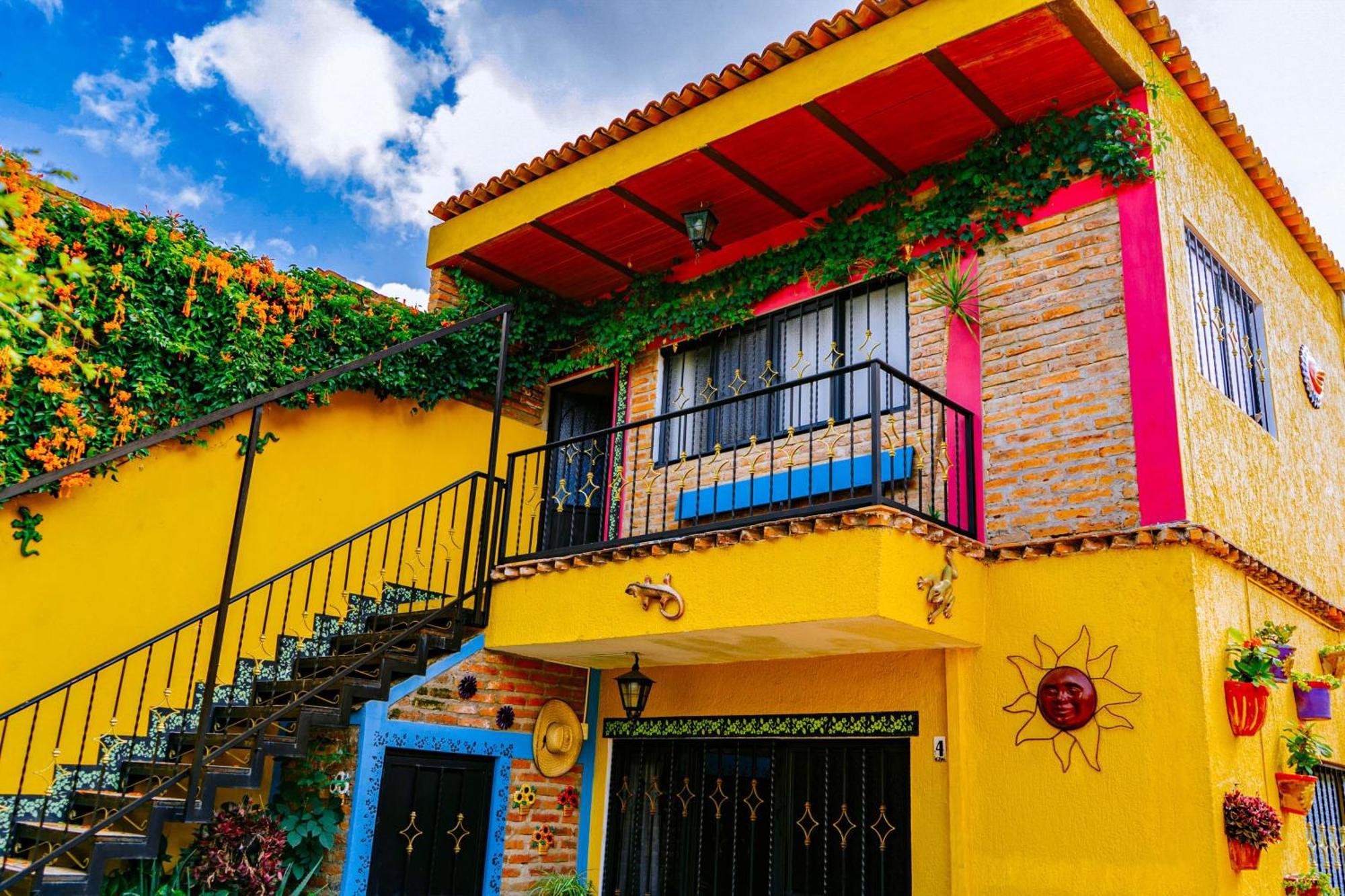 Posada Las Margaritas Tlaquepaque Exterior photo